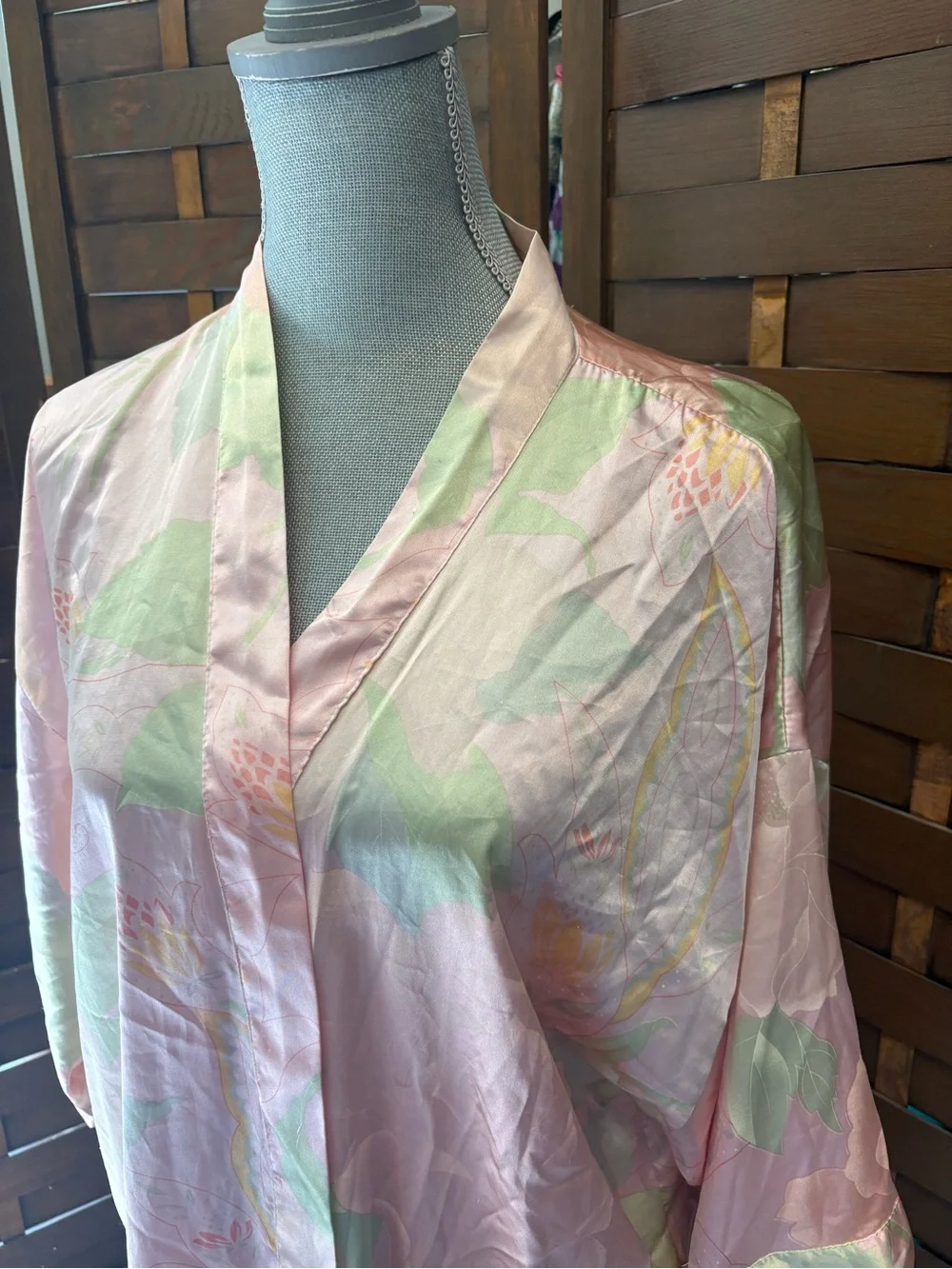 Vintage Pink Floral Satin Kimono Robe for Women